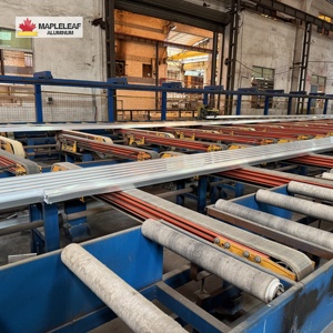 Panneaux de clôture d'extérieur <span class=keywords><strong>en</strong></span> aluminium Sécurité de la maison Clôture de <span class=keywords><strong>jardin</strong></span> à lattes horizontales <span class=keywords><strong>en</strong></span> aluminium - Product Image 6