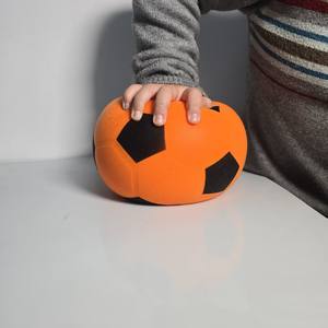 Ballon de football silencieux en mousse souple à rainures antidérapantes pour entraînement en salle, conception améliorée, vente en gros, fourniture OEM ODM - Product Image 1