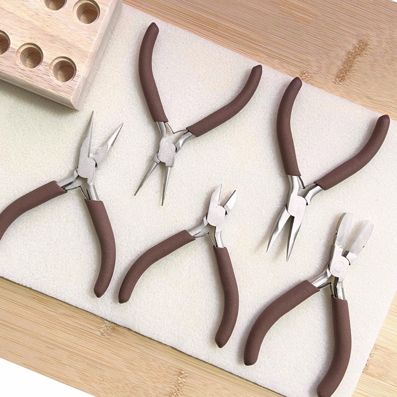Hot Selling DIY Clothing Jewelry Accessories