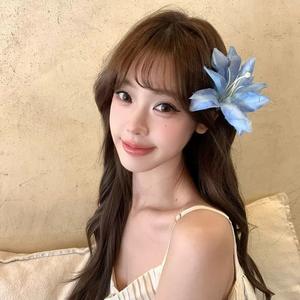 Élégance ultra-raffinée, ambiance mystique ; Épingle à cheveux florale pour femme ; <span class=keywords><strong>Coiffure</strong></span> magnifique, à cheveux latéralement ébauchés. - Product Image 4