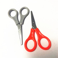 Kit de fournitures de couture pour étudiants Ciseaux manuels pour couper le papier Tête de coupe en acier Petite trousse de premiers soins Poignée en plastique pour étudiants