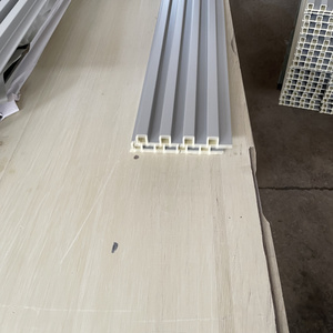 Panneau mural intérieur en PVC Revêtement cannelé en bois composite Panneau de revêtement cannelé en plastique Panneau <span class=keywords><strong>Mentel</strong></span> - Product Image 6