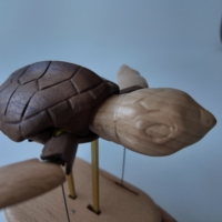 Sculpture cinétique artisanale en bois de noyer et hêtre, modèle Automaton Gear Jhisen Turtle, origine Shandong, artisanat en bois pour bureau et maison