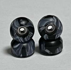 Mini Patineta de Dedo con Ruedas de Poliuretano Fundido de Alto Rendimiento - Product Image 3