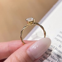 Bague solitaire en moissanite taille princesse, argent 925 plaqué or, avec tige torsadée, pour fiançailles, mariage ou promesse