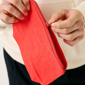 Bolsa de tela reciclada brillante para uso diario, almacenamiento de artículos pequeños para viajes y transporte al aire libre, con un diseño ligero y cómodo - Product Image 3