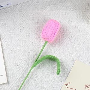 Flores de tulipán hechas a mano, flores de lana, flores tejidas, flores artificiales de ganchillo para el Día de San Valentín - Product Image 4