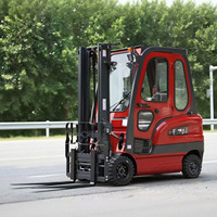 Empileur électrique de 1,6 tonne avec fourche réglable en largeur-Convient comme un incontournable pour la logistique en entrepôt