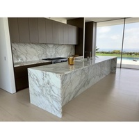 Meuble de cuisine moderne de luxe en marbre avec finition laquée en contreplaqué sur mesure et design créatif