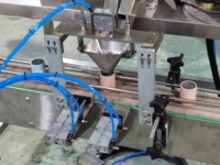 Machine à emballer multifonctionnelle pour petits clous de fixation de quincaillerie Vis Pochette Comptage Avec Vibrateur Bol Mangeoire