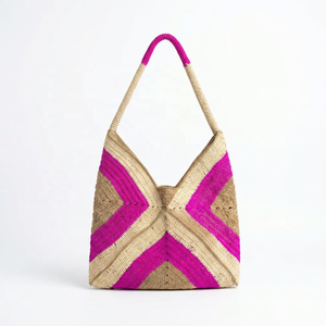 Grand sac fourre-tout bohème en raphia fait main, écologique, avec motif chevron à panneaux, en beige, à ouverture supérieure, pour usage quotidien - Product Image 4