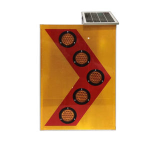 Segnale Stradale a Freccia LED Rettangolare in Alluminio ad Energia Solare di Alta Qualità con Pellicola Riflettente 3M Certificato CE - Product Image 1