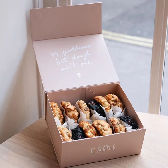 Di lusso di trasporto personalizzato marrone scatola di pane adatto per biscotti ciambelle piccole torte torta fette di kraft scatola di carta con finestra trasparente