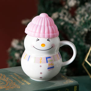 Vente en gros <span class=keywords><strong>pas</strong></span> <span class=keywords><strong>cher</strong></span> personnalisé drôle bonhomme de neige dessin animé tasses et mugs en porcelaine mignon tasse à café en céramique avec couvercle - Product Image 5