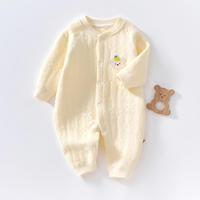 Combinaison bébé en coton rembourrée ODM OEM avec applique ours mignon, manches longues, fermeture à pression sur le devant, body pour nouveau-né, vêtements chauds pour bébé en automne