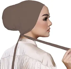 Nieuwjaar 2023 Lot Binnenpet Hijab Bambus Custom Moslim Jersey Pom Model Premuin Katoen Creape Polyste Hijab Met Pet