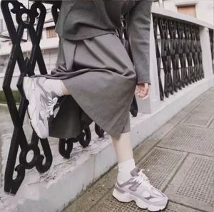 Chaussures de sport tendance de haute qualité 9060 pour hommes et femmes, chaussures de sport de marque, style respirant pour la marche et la course à pied - Product Image 3