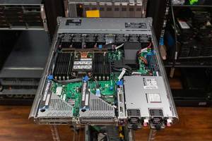 Servidor de IA de Borde DL320 Gen11 1U, Intel Xeon, 2 TB de Memoria, 8x 2.5in NVMe PCIe Gen5 - Product Image 5