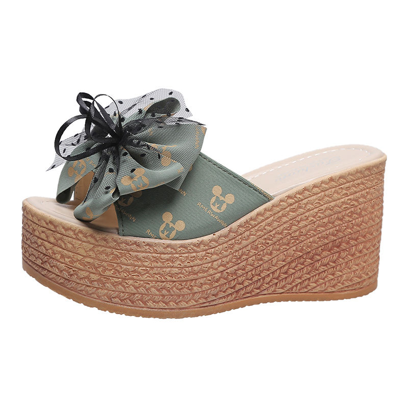 สีเขียว