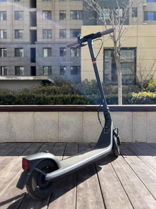 Nuevo Scooter Eléctrico NINEBOT E2 Plus, Patinete Eléctrico de 25 km/h con APP para Adultos, Adolescentes y Jóvenes - Product Image 3