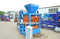 Machine à briques mobiles de petite taille QT4-24, fabriquée à la main, pour la production de briques creuses, idéale pour les petites entreprises