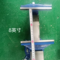 Étau d'établi robuste en fonte avec base pivotante pour le serrage d'objets de travail en atelier