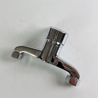 Robinet de douche mural simple et durable avec finition chromée et cartouche en céramique, ensemble de robinetterie de salle de bain moderne