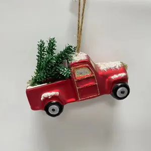 Le decorazioni natalizie In vetro soffiato personalizzate di alta qualità NXD sono disponibili In eleganti camioncini rossi con stili di albero di Natale