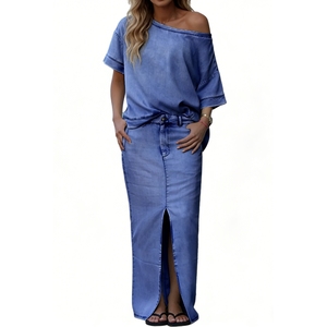 Ensemble 2 pièces en jean pour femme : haut court à épaules dénudées et jupe longue fendue sur le devant – Tenue tendance pour femme - Product Image 5