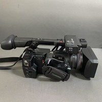 Livraison rapide Caméra vidéo HD Panasonic AJ-PX298MC d'occasion avec zoom optique 22x et 3 capteurs MOS 1/3 pouce