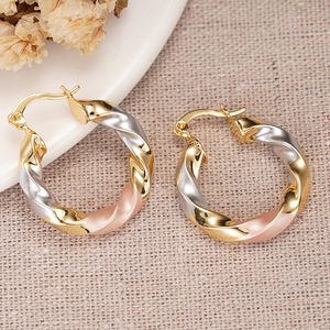 Orecchini a Spirale per Donna, Stile Morbido e Minimalista, Gioielli in Metallo alla Moda, Accessorio per Uso Quotidiano - Product Image 6