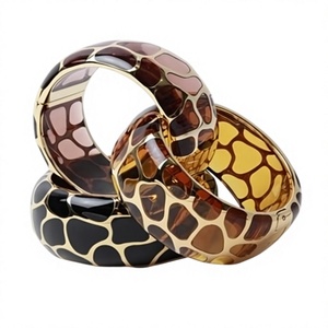 Nouvel ensemble de bracelets fantaisie en résine colorée en forme de cœur, unisexe, décontracté, sportif, élégant, romantique, multicolore, empilable, tendance - Product Image 4