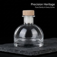 Bouteille à liqueur classique en verre lisse, flacon vide pour spiritueux avec bouchon en bois naturel pour whisky artisanal, gin et bar à domicile 500ml