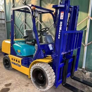 รถยกพาเลทดีเซล Komatsu รุ่น FD30 3 ตัน ยกสูง 3 เมตร ยางตัน ขับเคลื่อนล้อหน้า แบบแมนนวล พร้อมเสากระโดงสองตอน สำหรับเครื่องยนต์ - Product Image 2