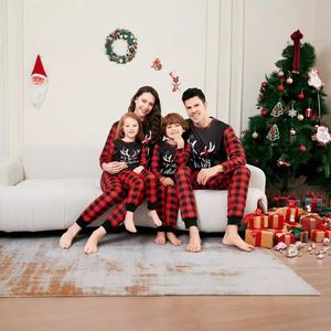 Conjuntos de Pijamas Navideños Cálidos y Suaves con Dibujos Animados para Toda la Familia, Ropa de Dormir para Mamá, Papá e Hijos, Lindos Conjuntos de Ropa Informal para las Fiestas - Product Image 2