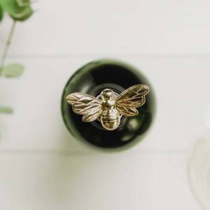 Promotion métal Animal tête d'abeille en forme <span class=keywords><strong>de</strong></span> bouchons <span class=keywords><strong>de</strong></span> <span class=keywords><strong>vin</strong></span> Silicone caoutchouc Champagne Prosecco bouchon <span class=keywords><strong>de</strong></span> bouteille <span class=keywords><strong>de</strong></span> <span class=keywords><strong>vin</strong></span> - Product Image 4