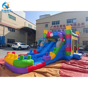 Scivolo d'Acqua Gonfiabile Grande per Divertimento in Giardino <span class=keywords><strong>con</strong></span> Piscina e Scivolo a Palma, Castello Gonfiabile per Feste per Bambini e Noleggio - Product Image 4