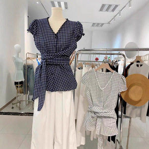 Vêtements pour femmes style américain Été 2026, à carreaux, col en V, boutonné, antibactérien, taille cintrée amincissante - Product Image 5