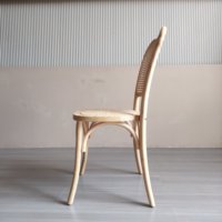 Chaise en bois moderne de couleur naturelle à dossier incurvé chaises empilables en bois pour fête événement mariage chaise en rotin