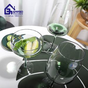 Gobelet en verre transparent fait à la main avec tige <span class=keywords><strong>de</strong></span> couleur unie élégante tasse en verre <span class=keywords><strong>de</strong></span> couleur verte pour vin <span class=keywords><strong>Champagne</strong></span> Cocktail Martini Barware - Product Image 4