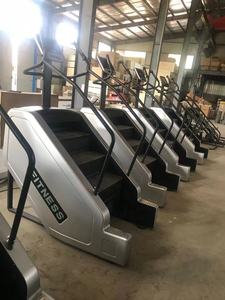 Máquina eléctrica para escalar escaleras de Fitness comercial Equipo de escalador elíptico aeróbico - Product Image 5