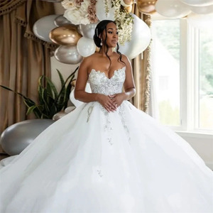 Elegant White Ball Gown Wedding Dress Sweetheart Neckline Tulle Empire Waistline Floral Print Strapless Brides Dress - Product Image 2