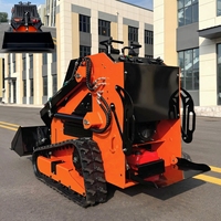 Mini-chargeuse compacte sur chenilles personnalisable et économique, moteur 17,5 kW EPA Euro 5, équipée d'une variété d'accessoires