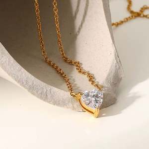 Collar con Colgante de Corazón de Circonia Cúbica Colorida para Mujer, Chapado en Oro de 21K, Acero Inoxidable Resistente al Deslustre, Joyería para Aniversario - Product Image 5