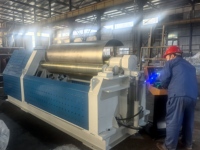 Machine à cintrer les tôles à quatre rouleaux hydraulique robuste W12-30x2000 CNC pour l'acier au carbone