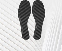 Semelle intérieure en fibre de carbone personnalisée avec support de voûte plantaire mince haute dureté 0.6mm-1.2mm épaisseur CNC traitée 45 Code