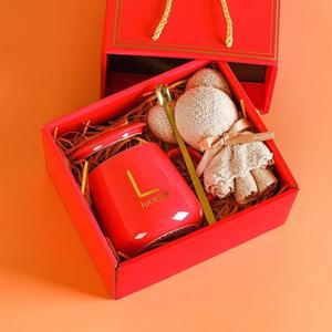 Nouvelle Tasse en Céramique avec Coffret Cadeau et <span class=keywords><strong>Serviette</strong></span>, Ensemble Ours Mignon, Chauffe-Tasse de Haute Qualité pour Mariage, Bureau, Anniversaire - Product Image 1