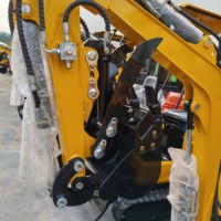 Mini-excavatrice multifonctionnelle de 1200 kg, fournie directement par l'usine, avec options de tarière, de brise-roche et de ramasseur pour petits travaux de construction