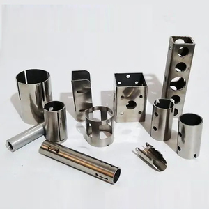 เครื่องตัดเลเซอร์ท่อแบบ Heavy Duty 3 มิติ 5 แกน ไฟเบอร์ สำหรับตัดโลหะรูปทรงสี่เหลี่ยมมาตรฐาน พร้อมระบบปิดมิดชิด - Product Image 5