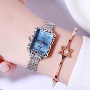 Reloj de mujer con correa de malla a la moda, reloj cuadrado para estudiantes, reloj de cuarzo impermeable para mujer, venta al por mayor. - Product Image 1